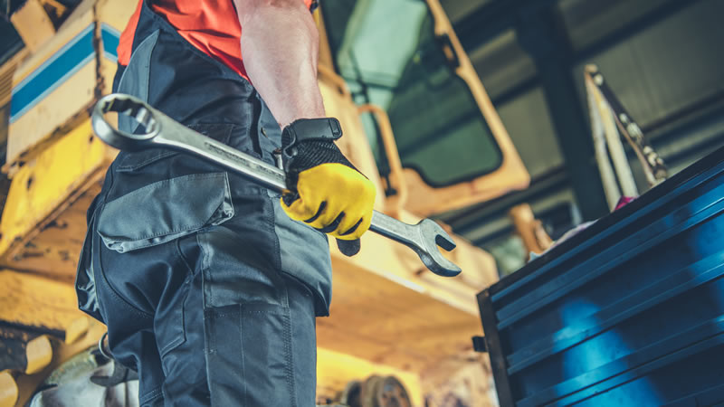 mantenimiento-reparacion-maquinaria-pesada-1 (1)